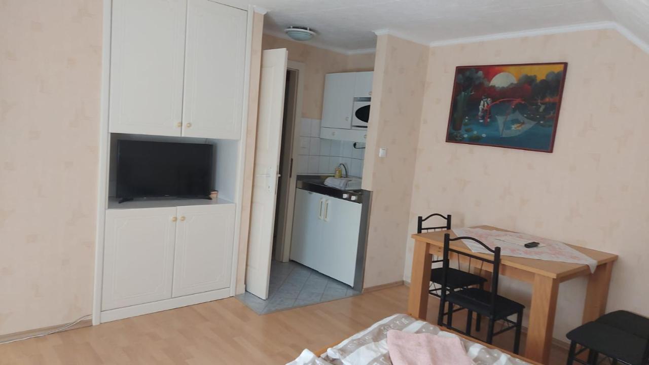 David Apartman Gyula Ngoại thất bức ảnh